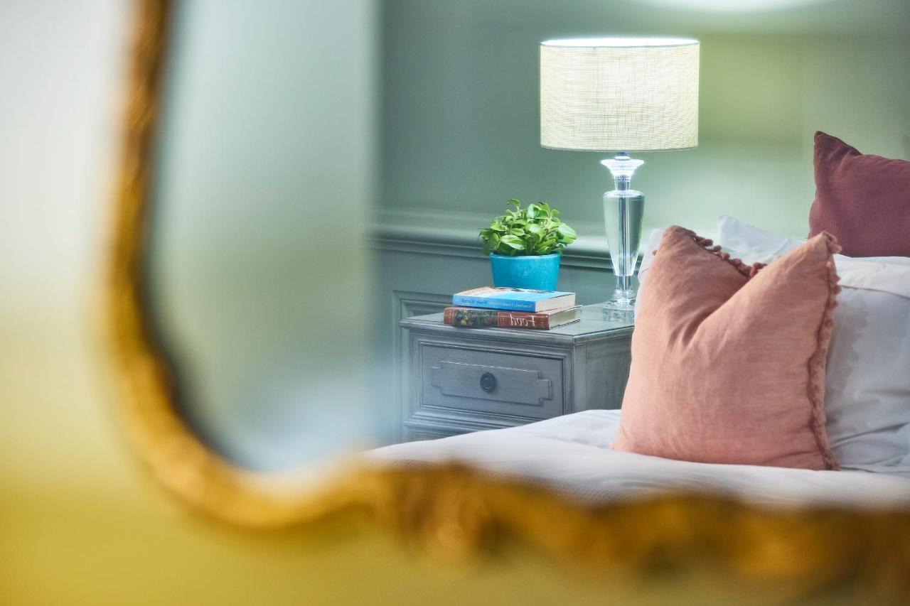 The Mistley Thorn Hotel Luaran gambar