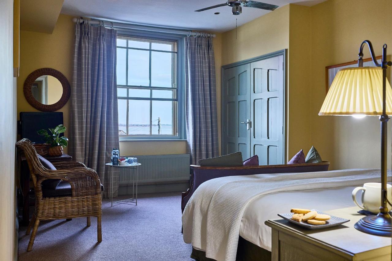 The Mistley Thorn Hotel Luaran gambar